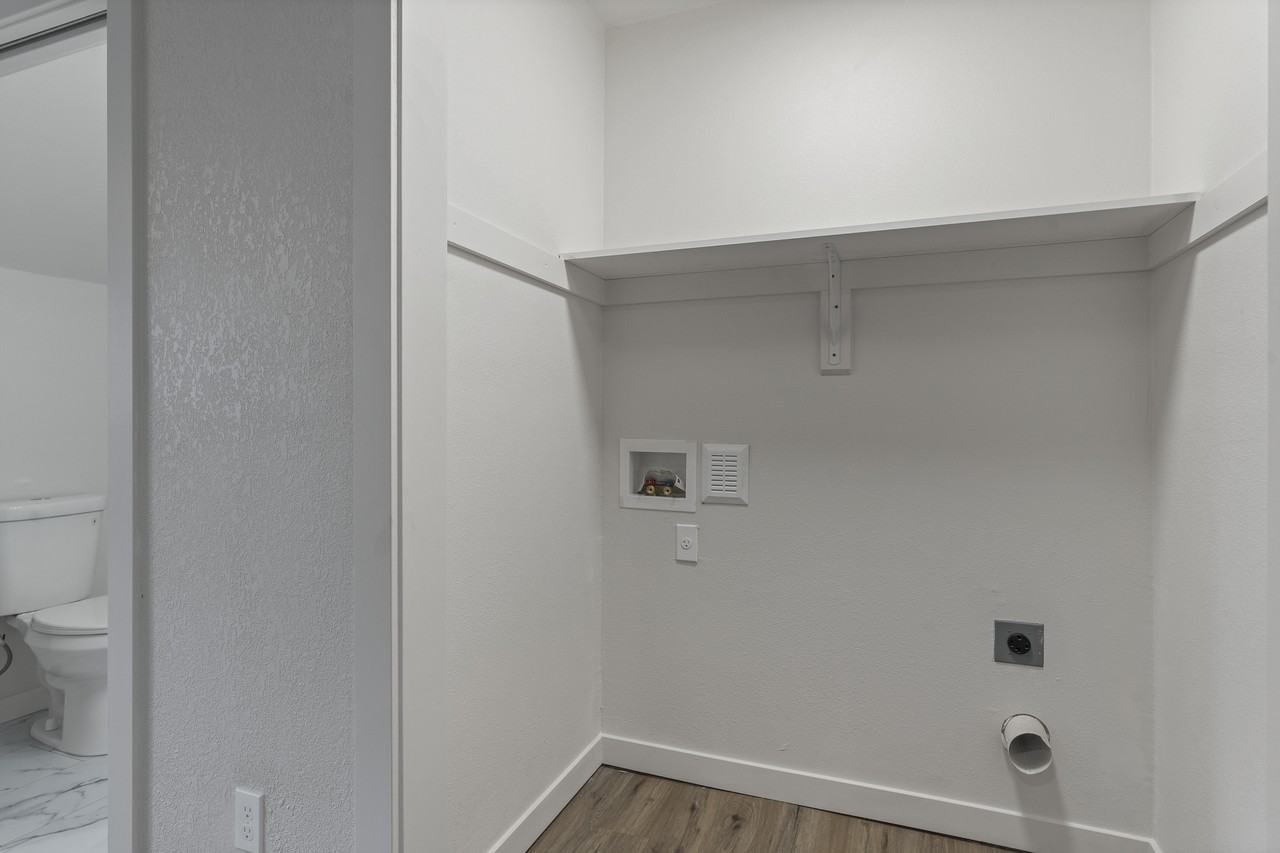 1990 Yew St Se #1990YEWST - Photo 6 of 13