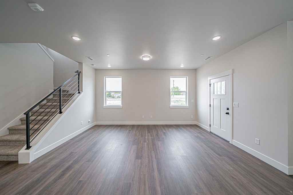 Huntshire Avenue - 2988 #2988 - Photo 3 of 35