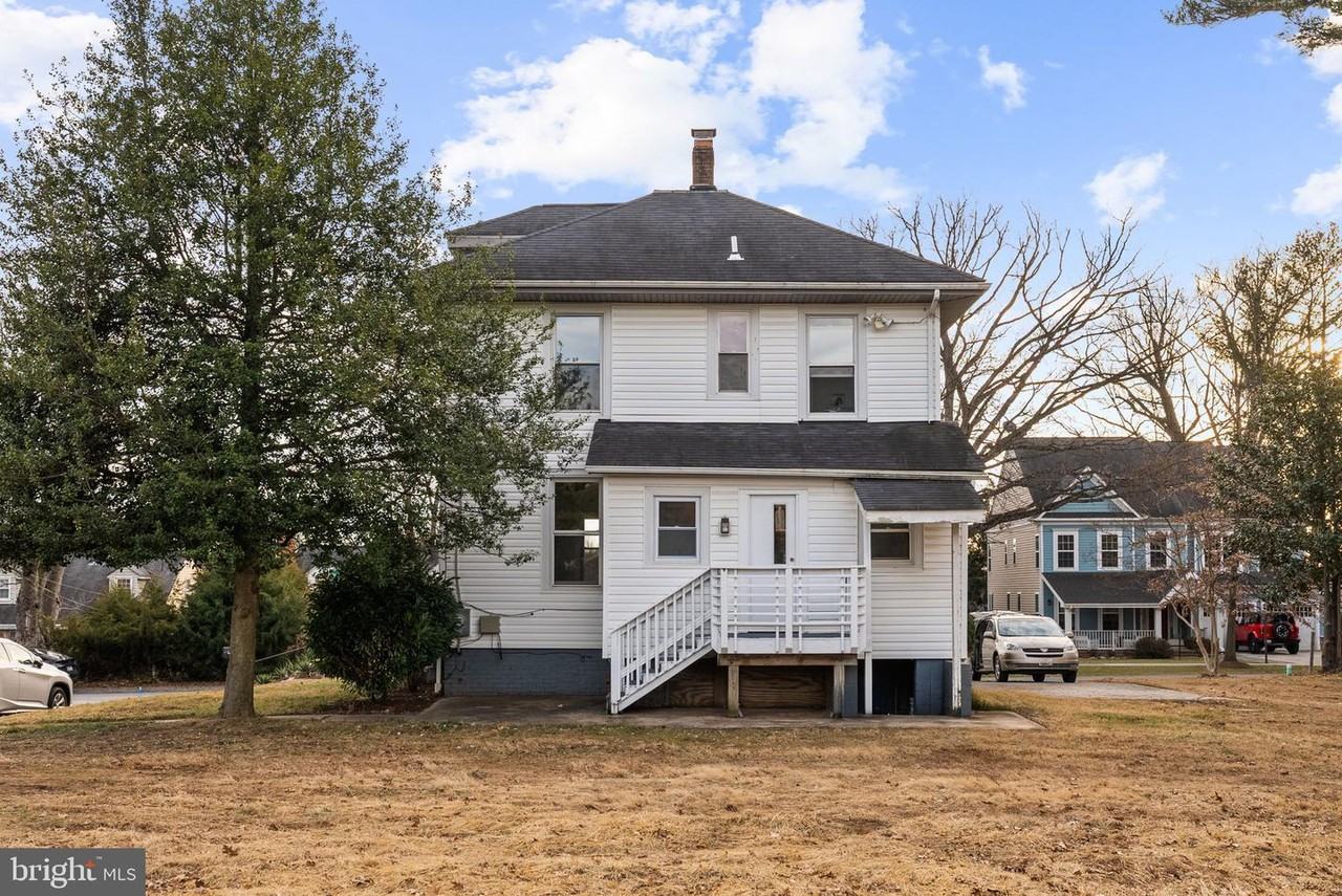 10512 Warfield St #1 - Photo 2 of 25