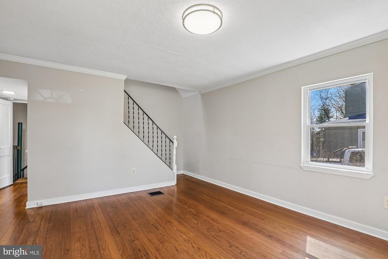 2328 Fort Dr #1 - Photo 3 of 25