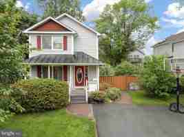 featured image of 8324 2nd Ave #1