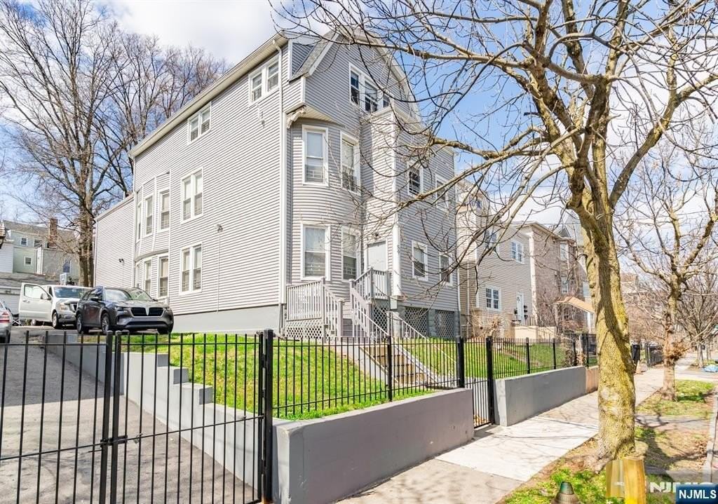 59 Farley Ave ## 61 - Photo 2 of 17