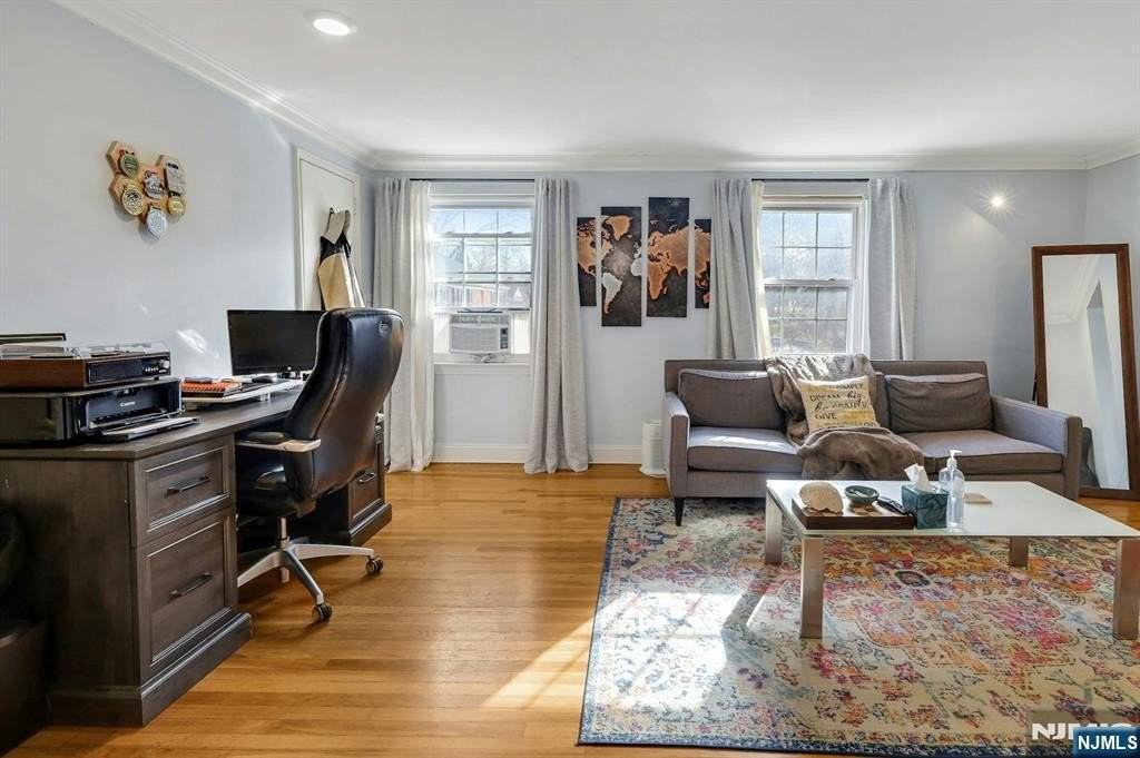 190 Knickerbocker Rd - Photo 2 of 23