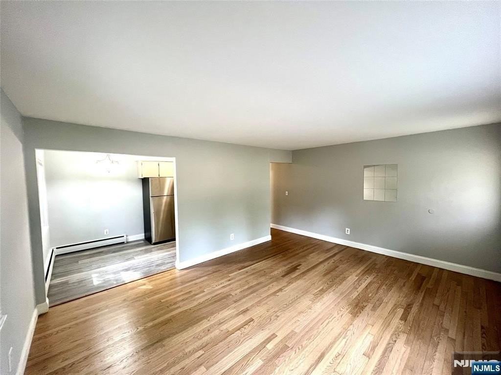 15 Spruce St Apt 1 - Photo 2 of 9