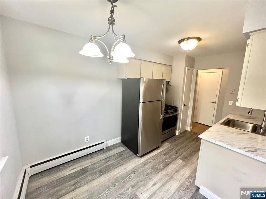 15 Spruce St Apt 1 - Photo 3 of 9