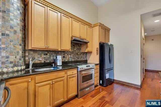 689 Luis Munoz Marin Blvd - Photo 3 of 24