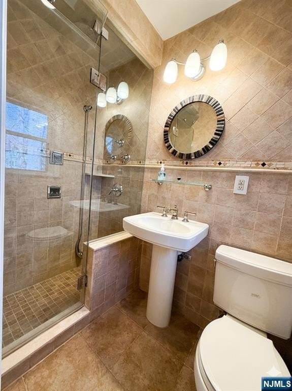 11 N Middletown Rd - Photo 4 of 11