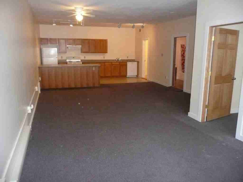 101 Broad St - Photo 2 of 10