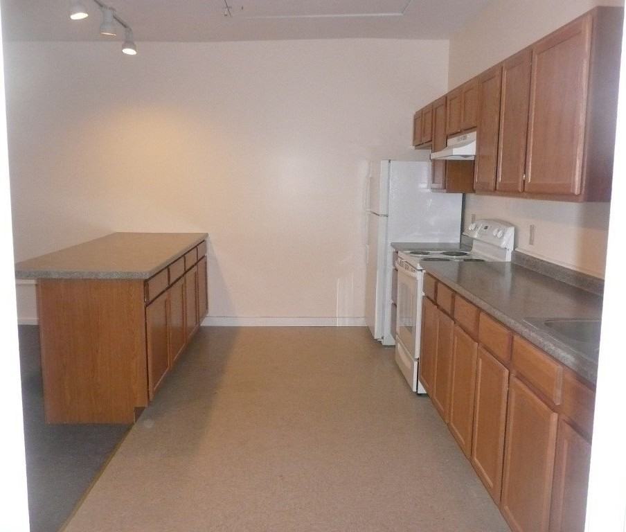 101 Broad St - Photo 4 of 10