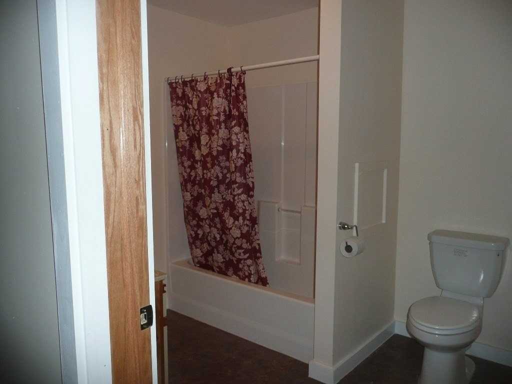 101 Broad St - Photo 6 of 10