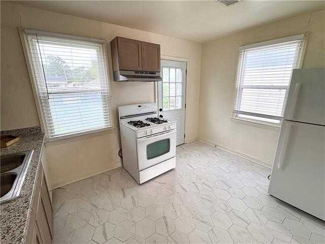 1927 Kentucky Ave - Photo 5 of 13