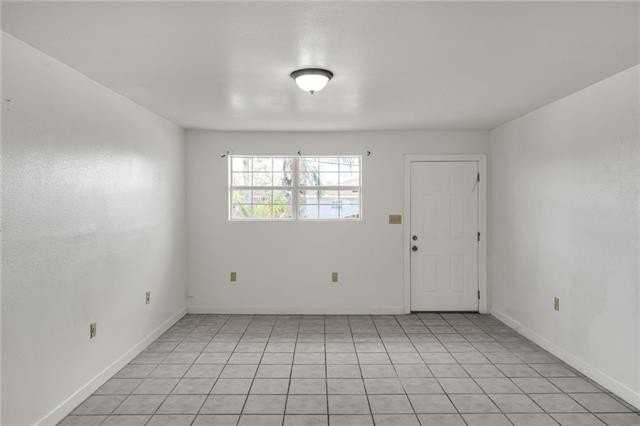 4831 Lynhuber Dr - Photo 3 of 9