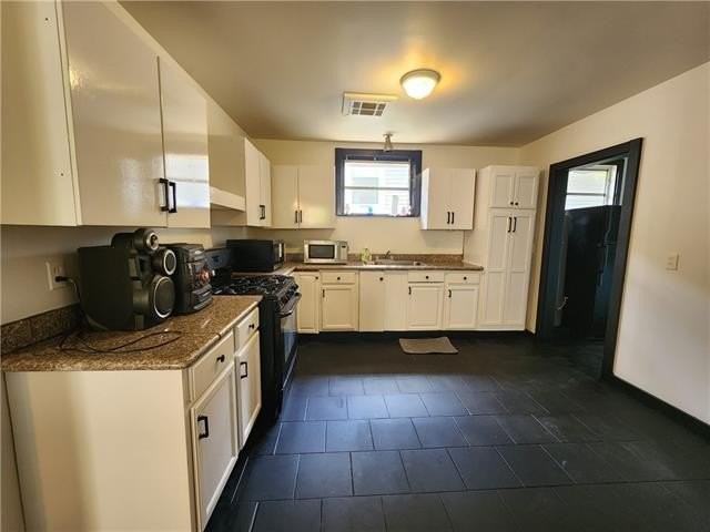 4520 Elba St - Photo 7 of 17