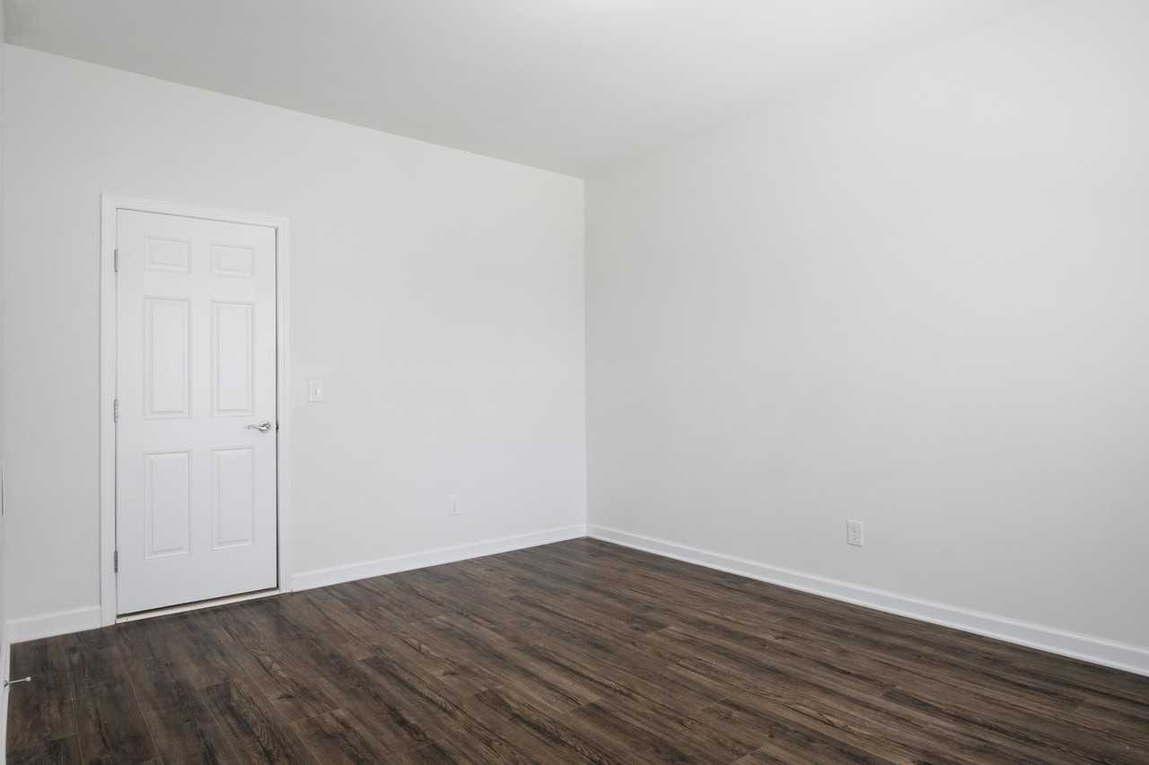 365 John Adams Dr - Photo 6 of 48