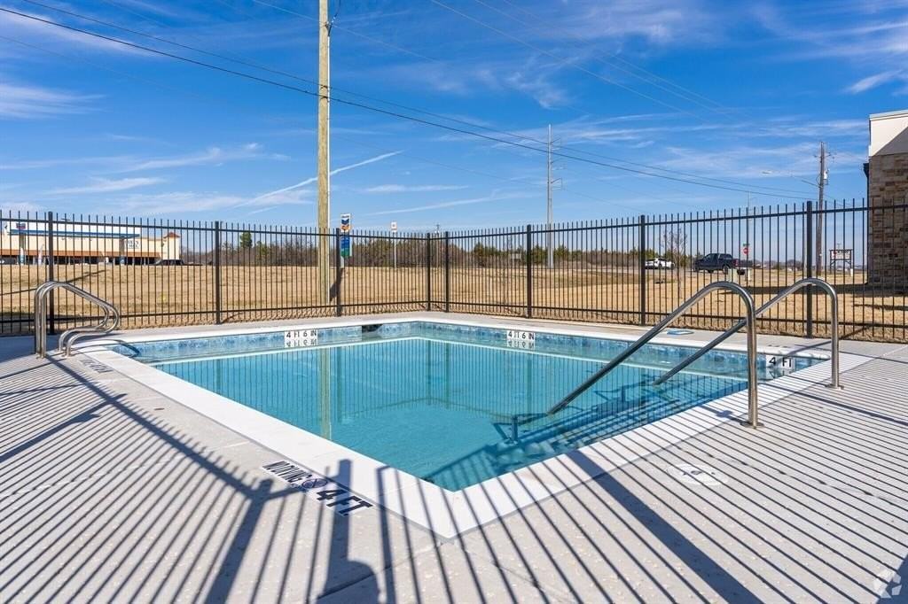 1101 Biloxi Dr - Photo 3 of 4