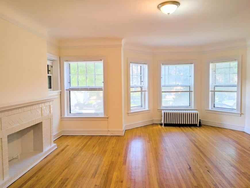 725 Hinman Ave - Photo 3 of 10