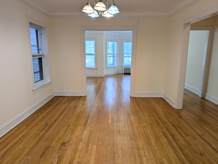 725 Hinman Ave - Photo 5 of 10