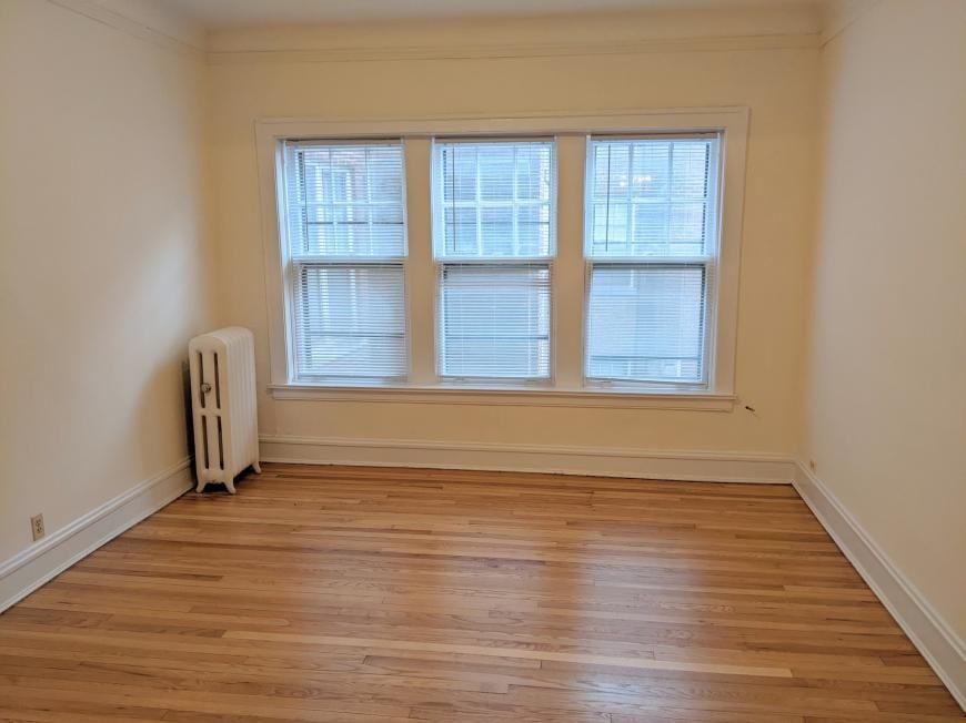 729 Hinman Ave - Photo 2 of 10