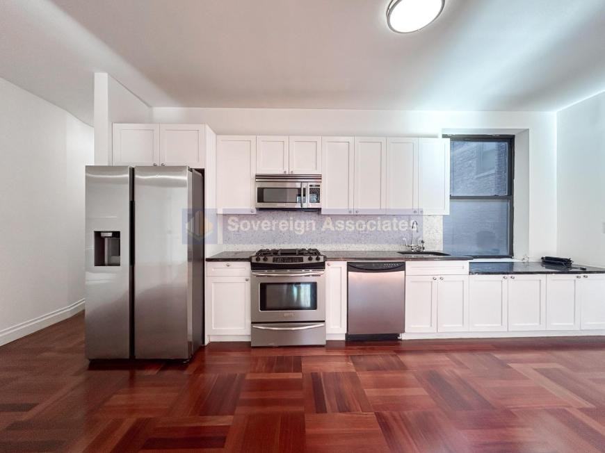 607 W 137th St - Photo 4 of 10