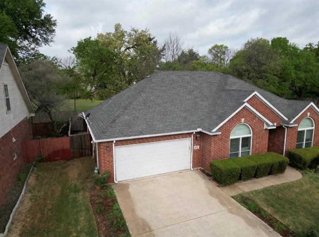 1131 Indy Ct - Photo 3 of 17