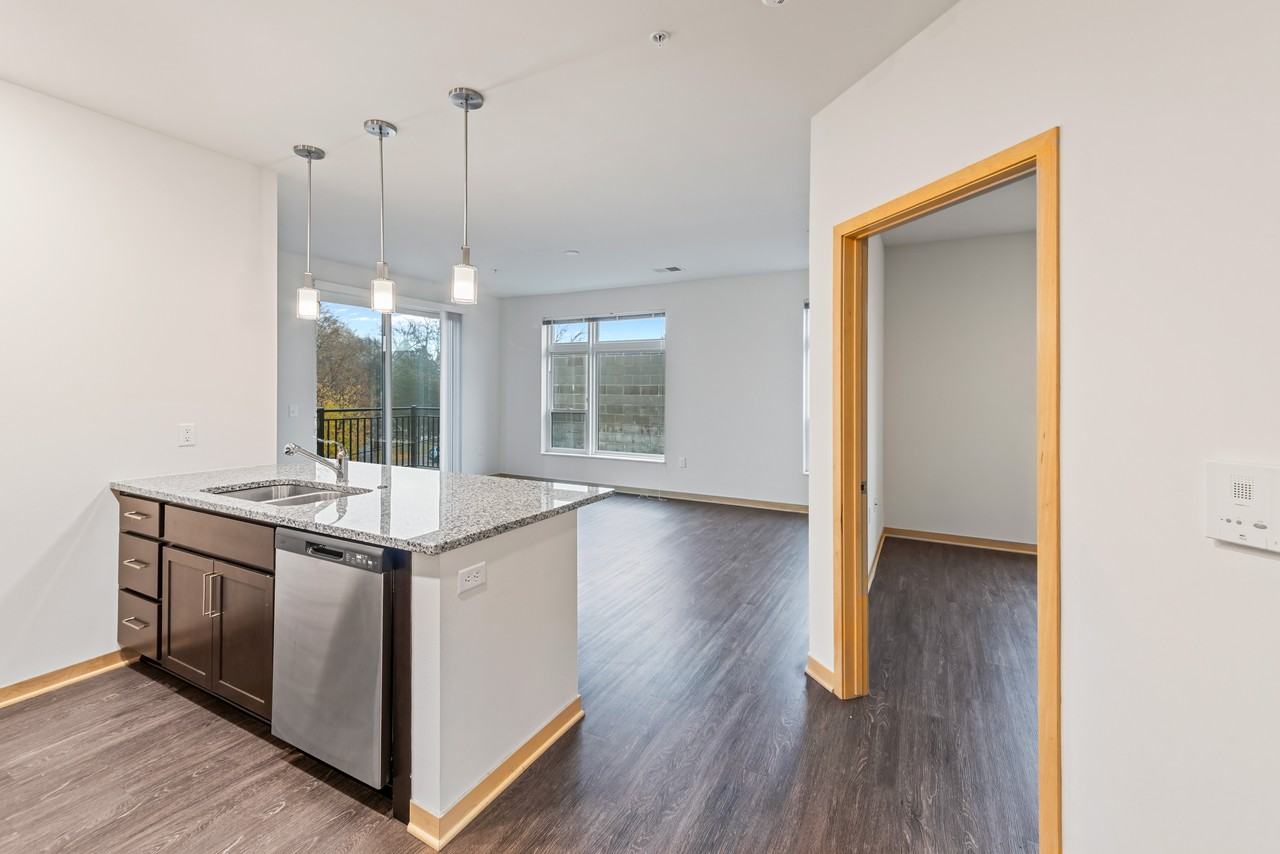 1121 S Park St #206 - Photo 4 of 32