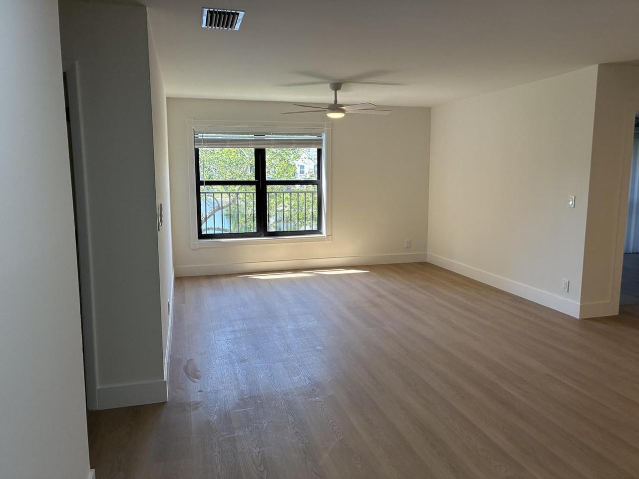 3460 Nw 47th Ave - Photo 2 of 8