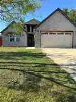 featured image of 2420 Creek Dr