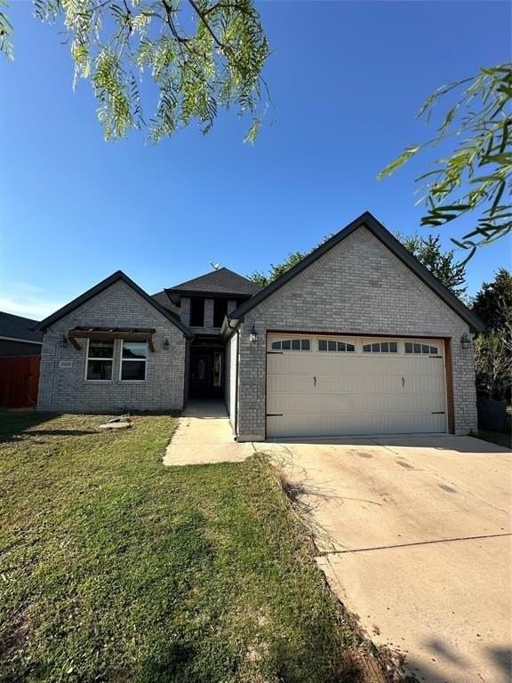 2420 Creek Dr - Photo 2 of 26