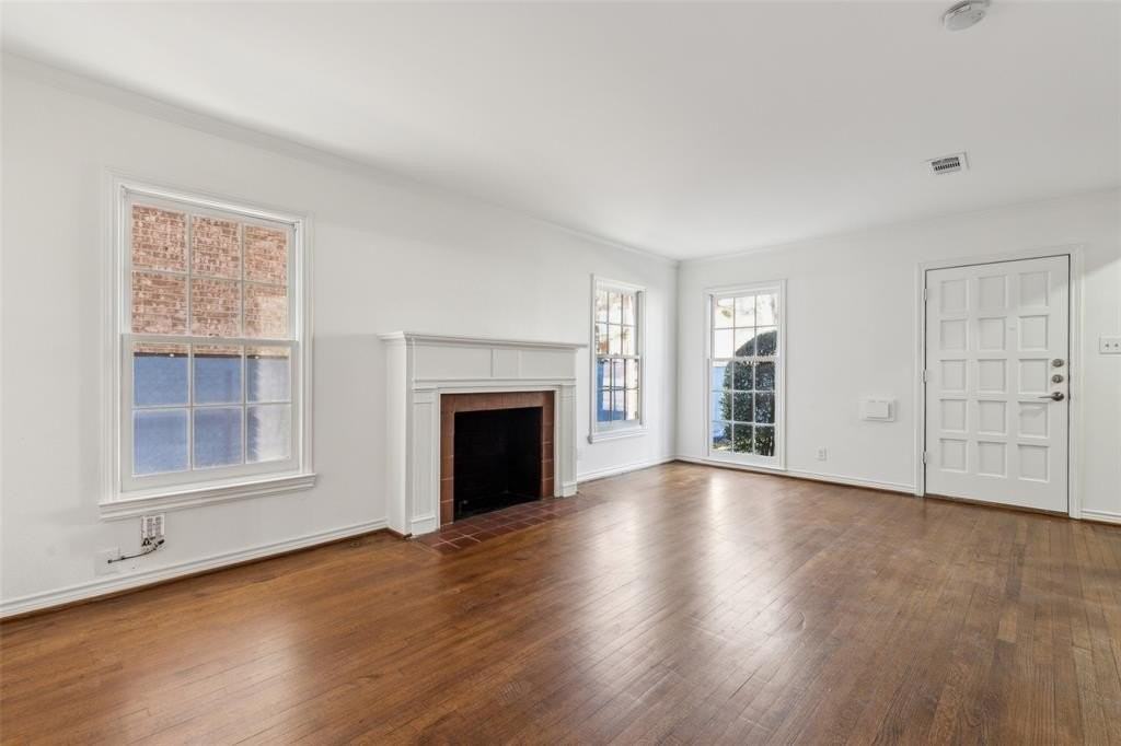 3111 Mockingbird Ln - Photo 2 of 10