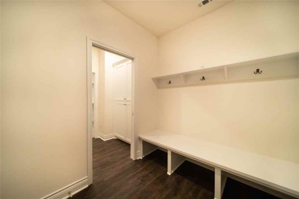 8507 Christie Ln - Photo 5 of 18