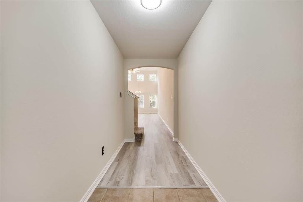 9923 Wake Bridge Dr - Photo 3 of 40