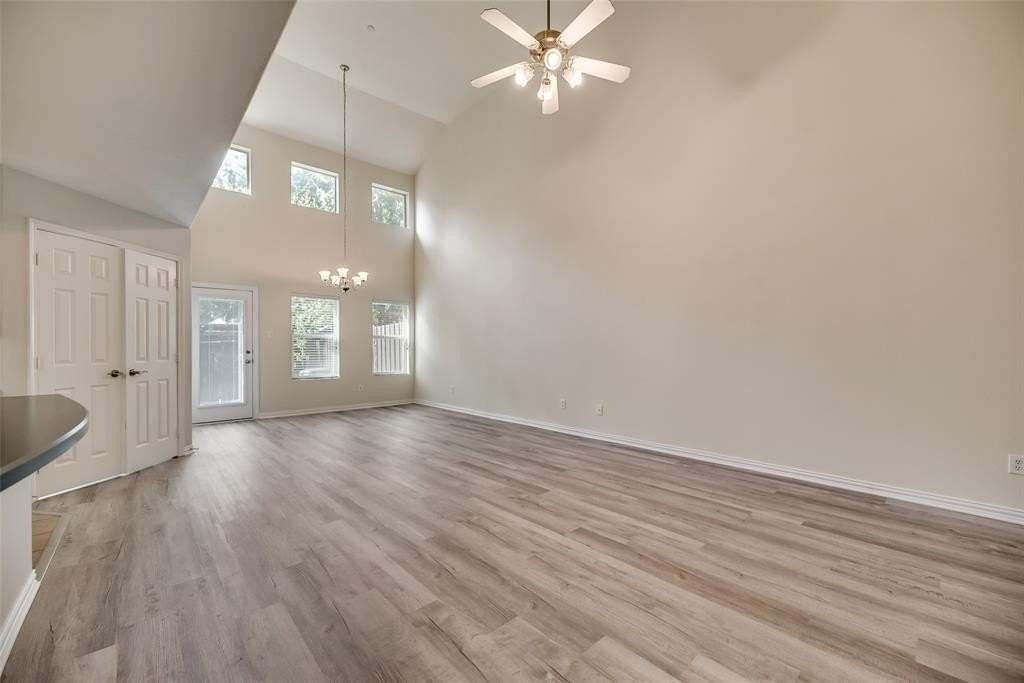 9923 Wake Bridge Dr - Photo 5 of 40