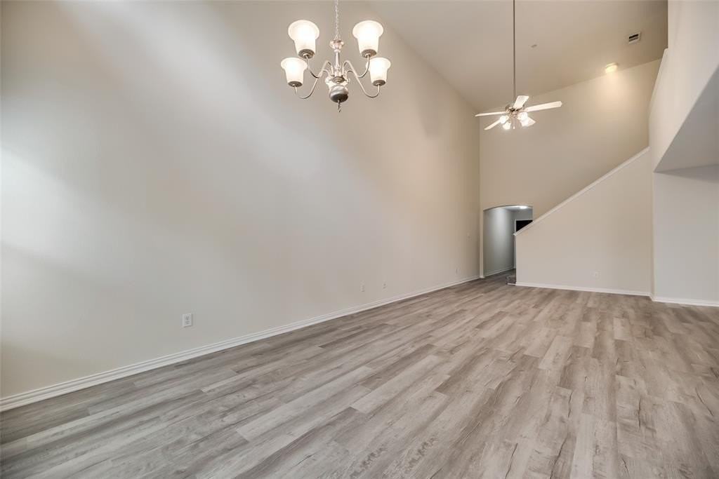 9923 Wake Bridge Dr - Photo 6 of 40