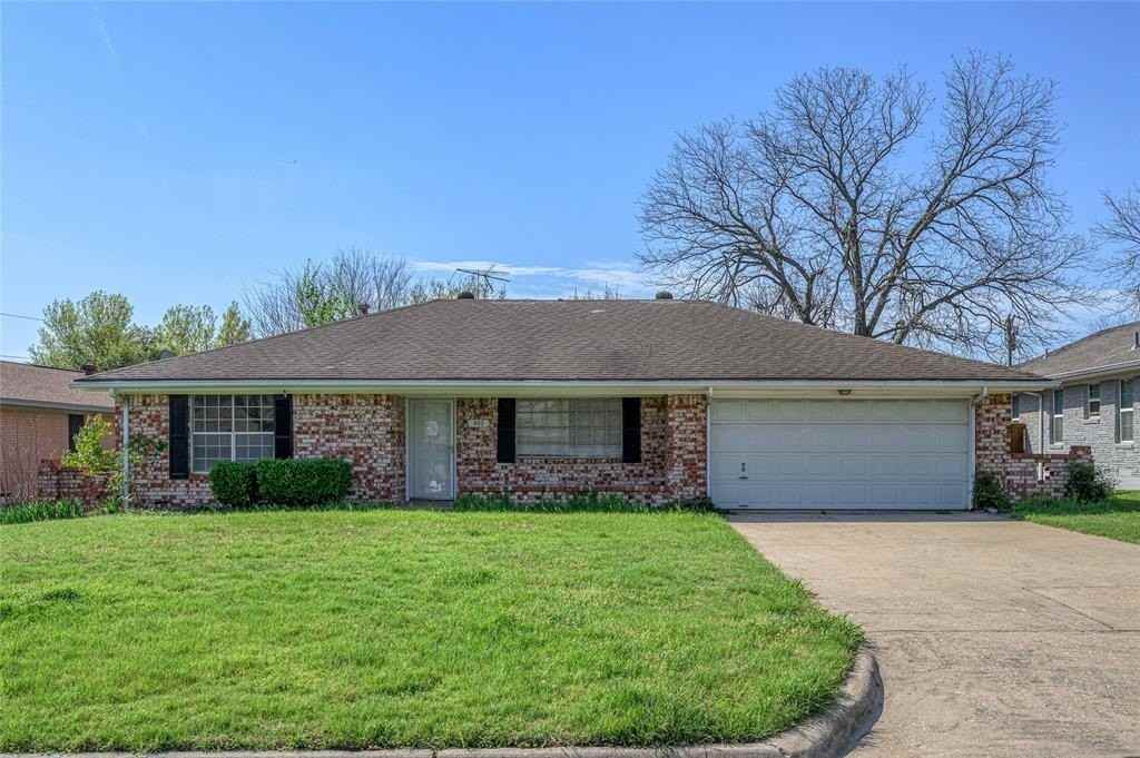 403 Daisy Dr - Photo 2 of 16