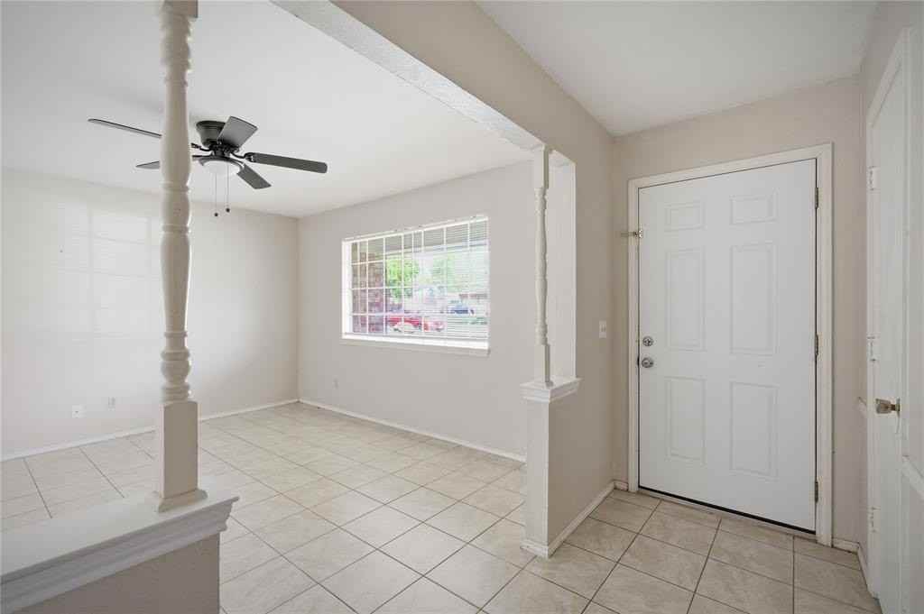 403 Daisy Dr - Photo 6 of 16