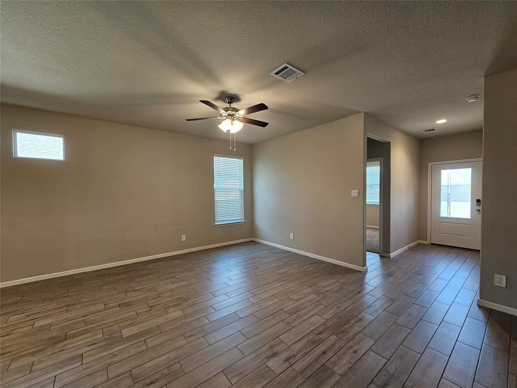 6737 Windfall Dr - Photo 5 of 36