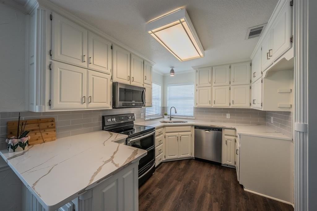 728 W Park Dr - Photo 2 of 31