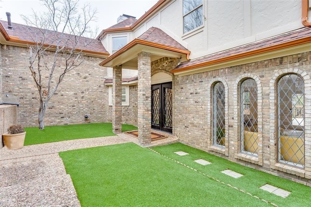 9130 Valley Chapel Ln - Photo 2 of 39