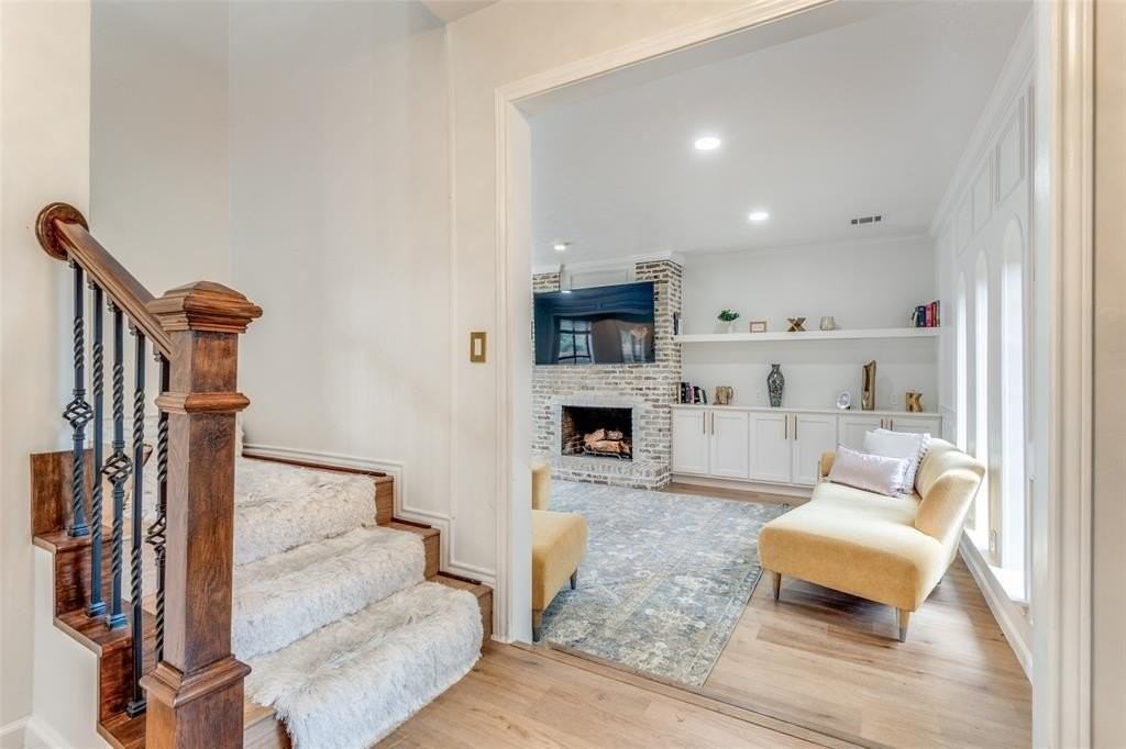 9130 Valley Chapel Ln - Photo 6 of 39