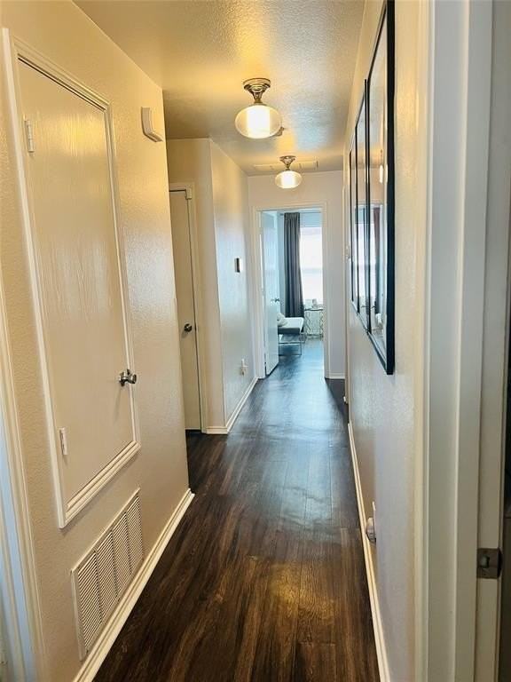 1308 Devine Dr - Photo 7 of 19