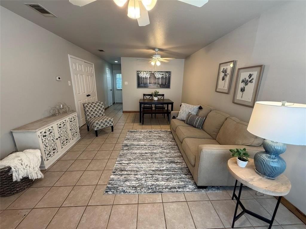 905 N 6th St #4 - Photo 2 of 9