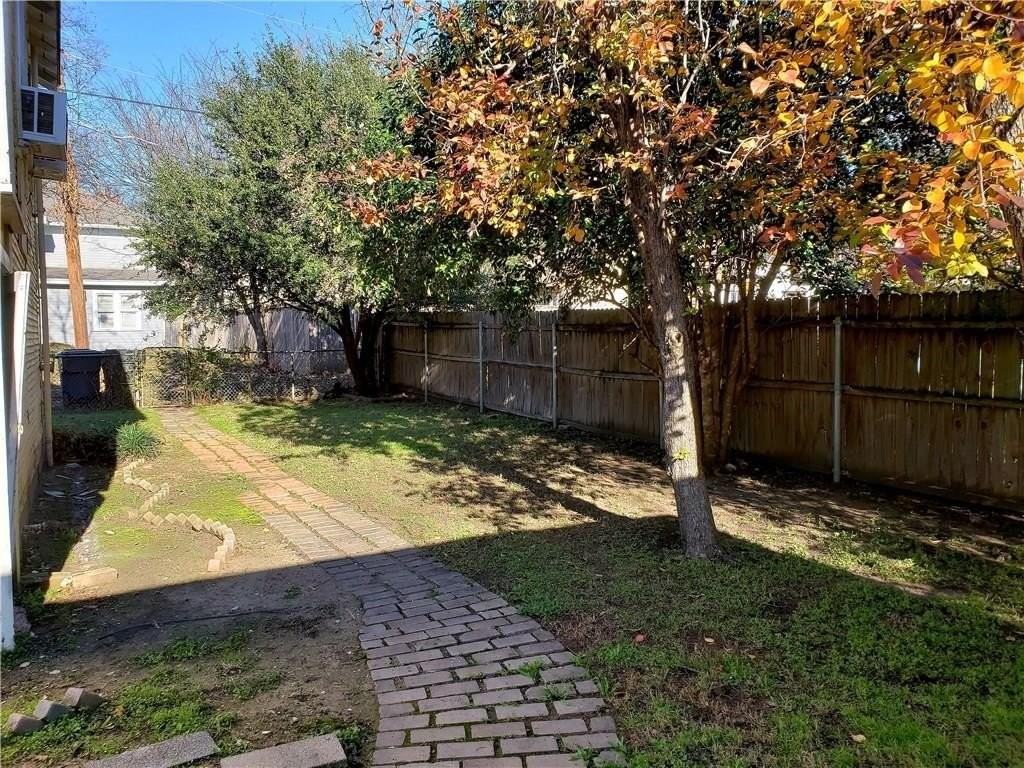 402 N Augusta St - Photo 2 of 11