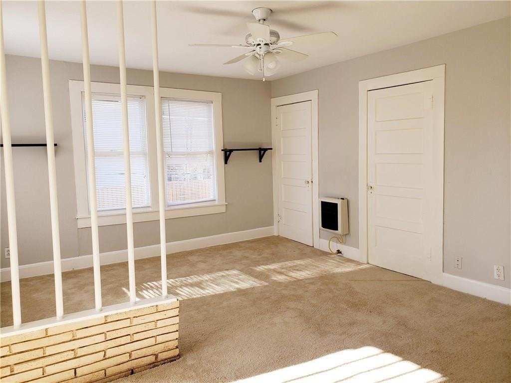 402 N Augusta St - Photo 3 of 11