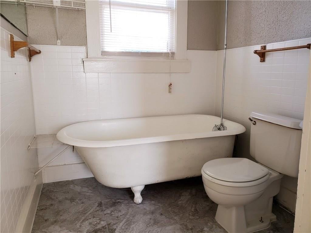 402 N Augusta St - Photo 5 of 11