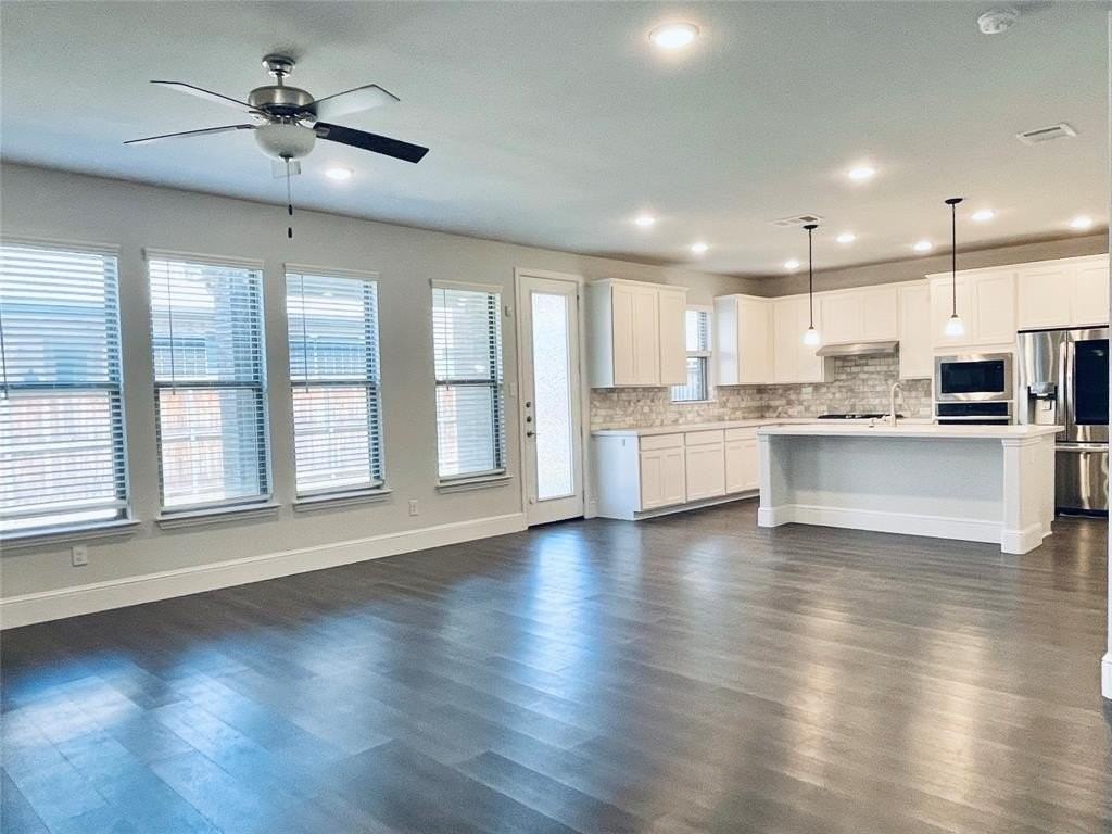 2257 Washington Dr - Photo 2 of 22