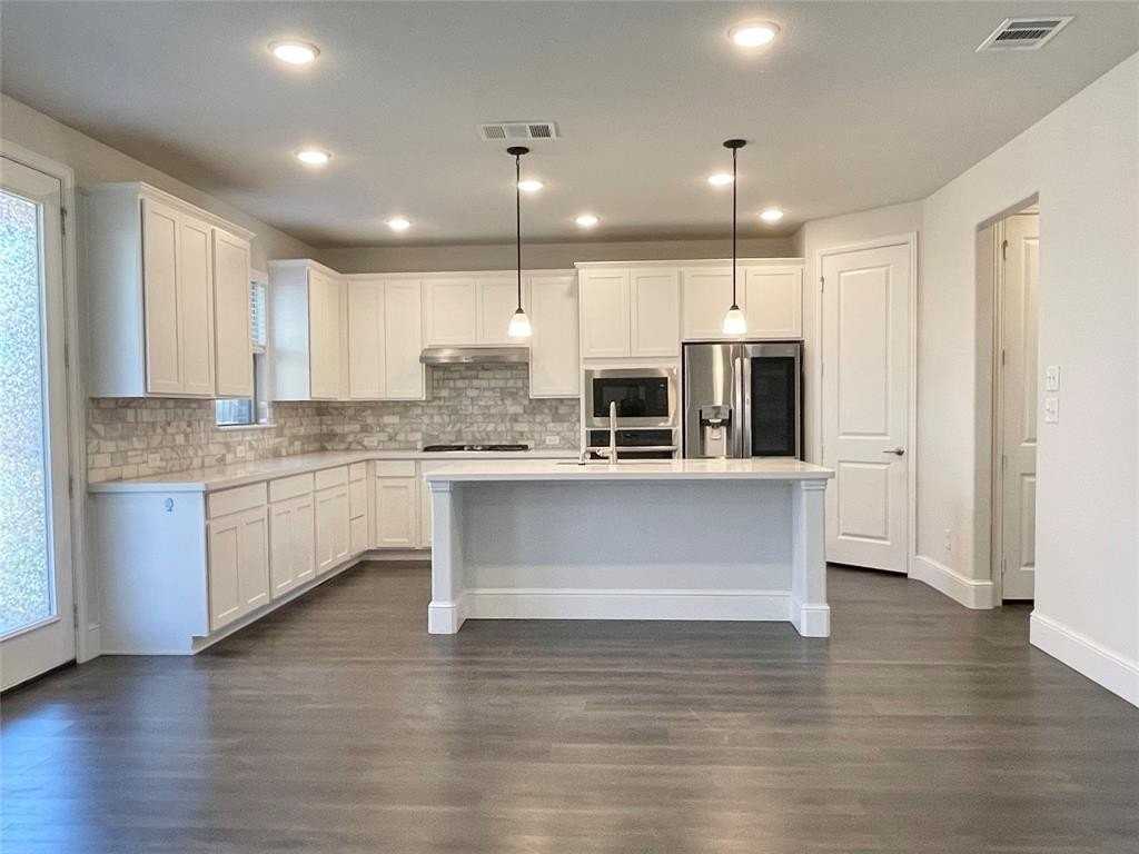 2257 Washington Dr - Photo 4 of 22