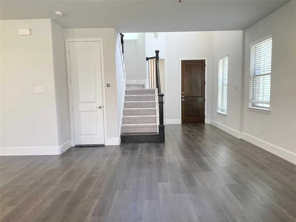 2257 Washington Dr - Photo 7 of 22