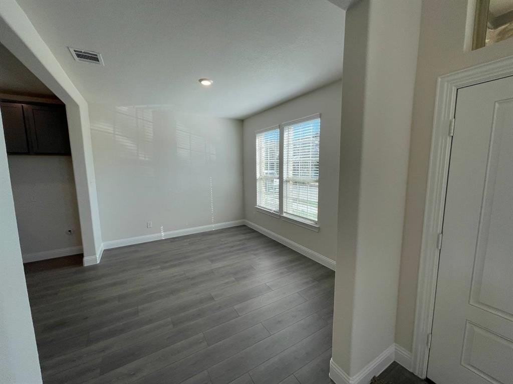 1633 Blakely Pl - Photo 6 of 29