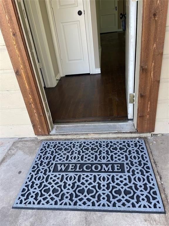 909 Panhandle St - Photo 3 of 29