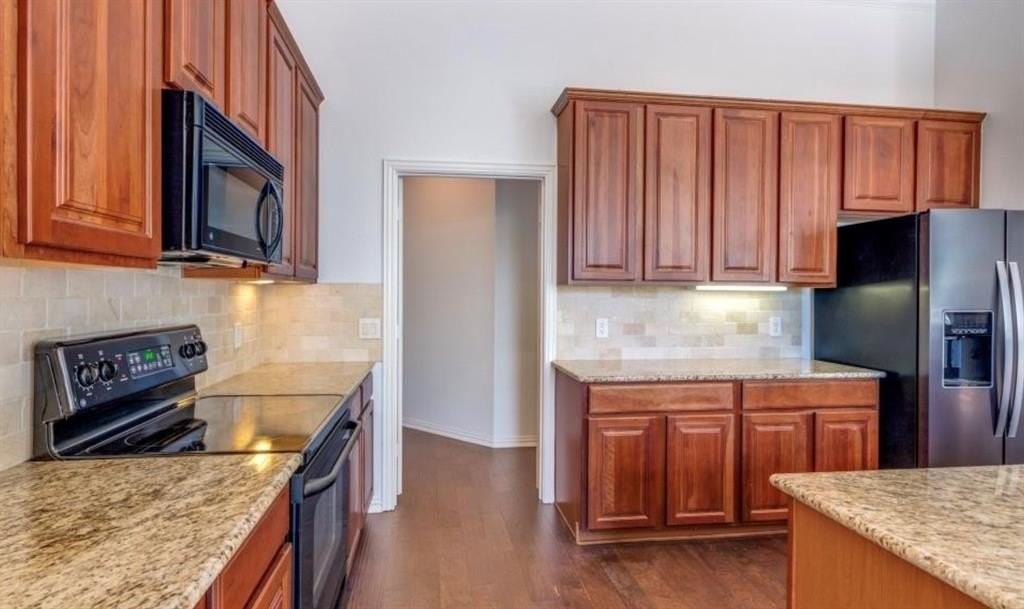 727 Scenic Ranch Cir - Photo 2 of 11